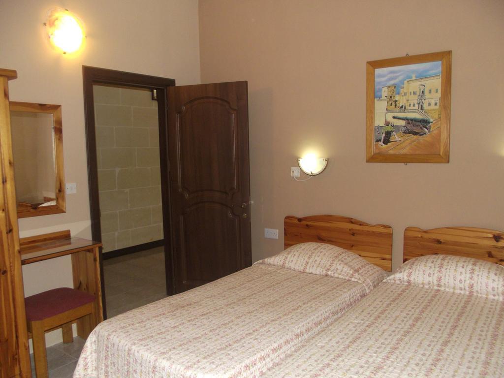 Sunset Seaview Accommodation Marsalforn Exterior foto