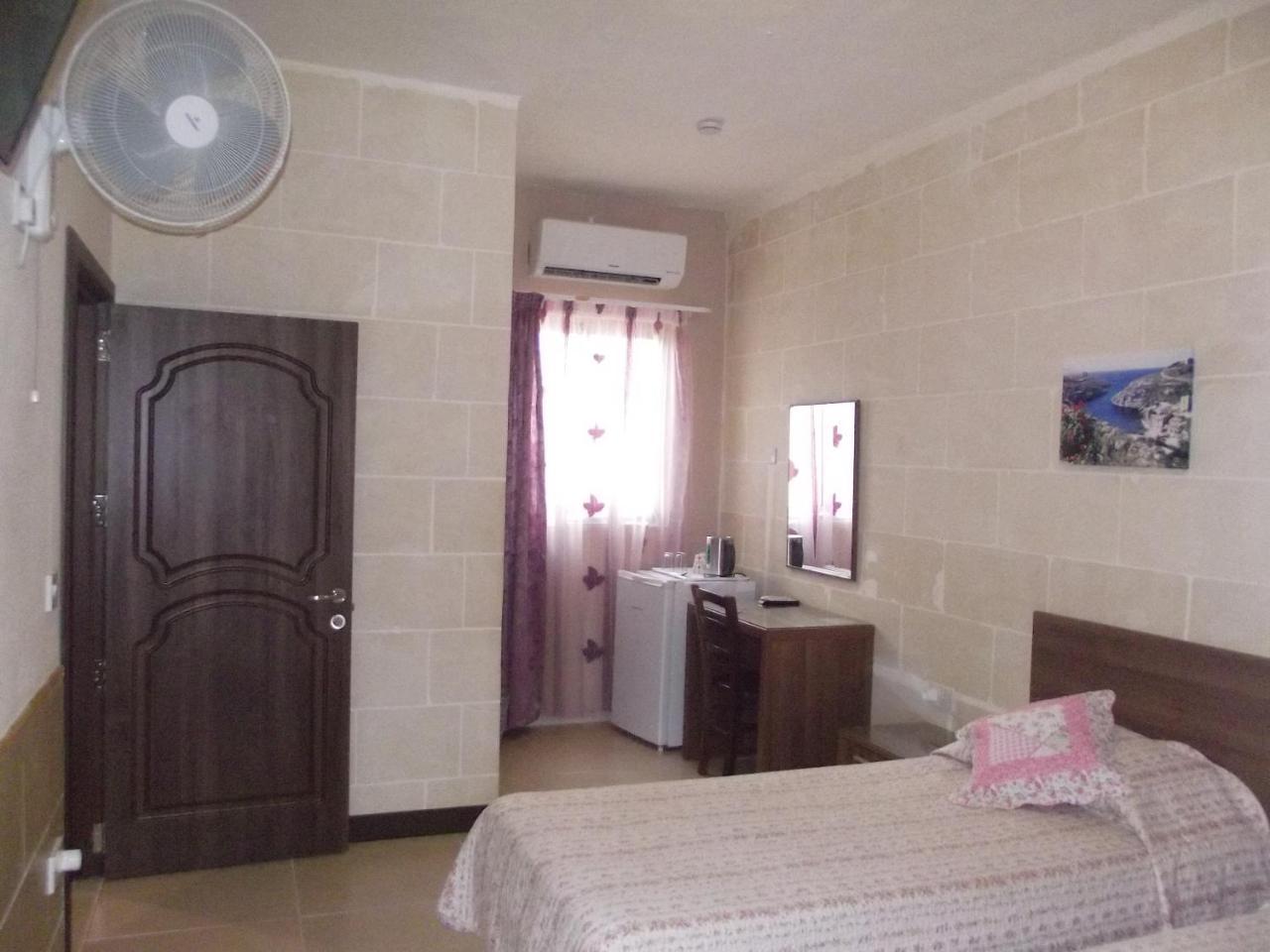 Sunset Seaview Accommodation Marsalforn Exterior foto