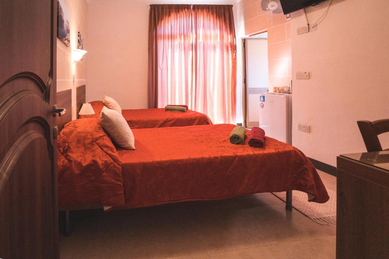 Sunset Seaview Accommodation Marsalforn Exterior foto